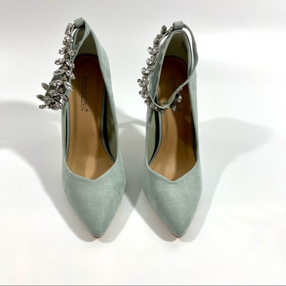 Shoedazzle light blue heels size 7.5 w/beautiful rhinestone strap NWOT - Picture 3 of 7